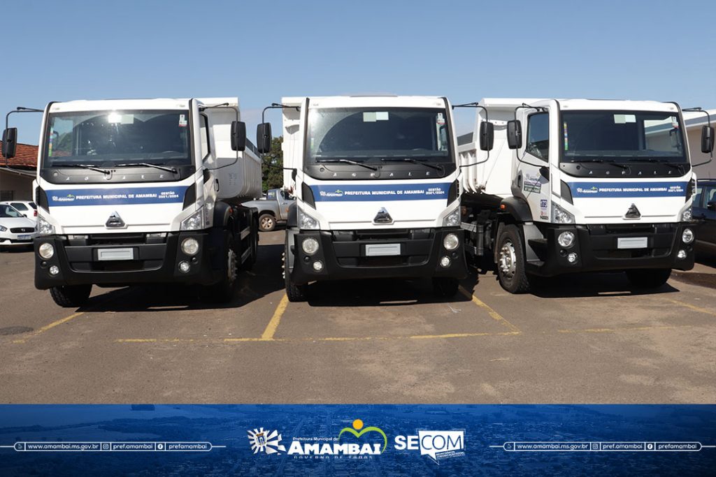 Prefeitura de Amambai adquire três novos caminhões para a frota municipal