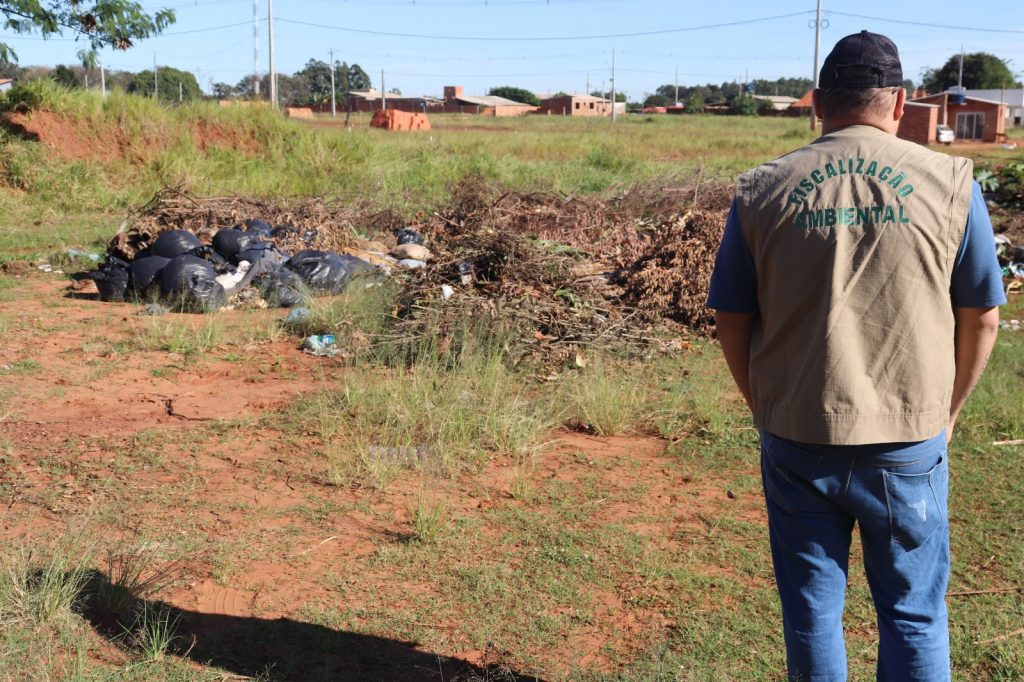 Secretarias de Saúde e Meio Ambiente unem esforços para combater descarte incorreto de lixo na região da Escola Marlene Vilarinho