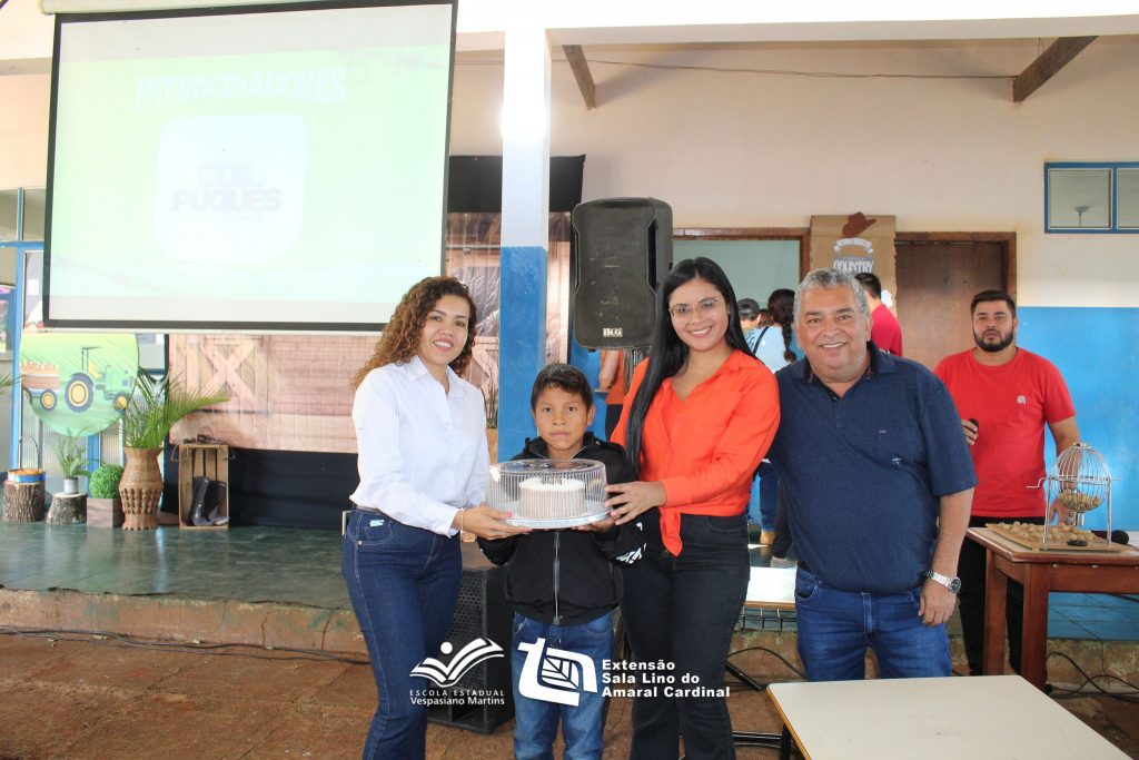 Comunidade escolar da Extensão Sala Lino Amaral Cardinal realiza o 1º Festival Country