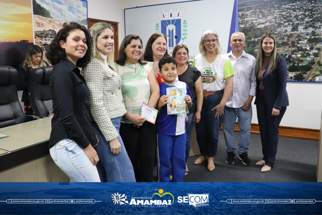 Em solenidade, Escola Municipal Marlene Vilarinho agradece por destaque estadual em alfabetização