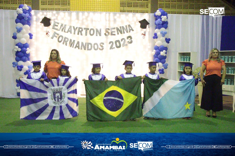 Com muita emoção, alunos da Escola Municipal Ayrton Senna se formam no Pré