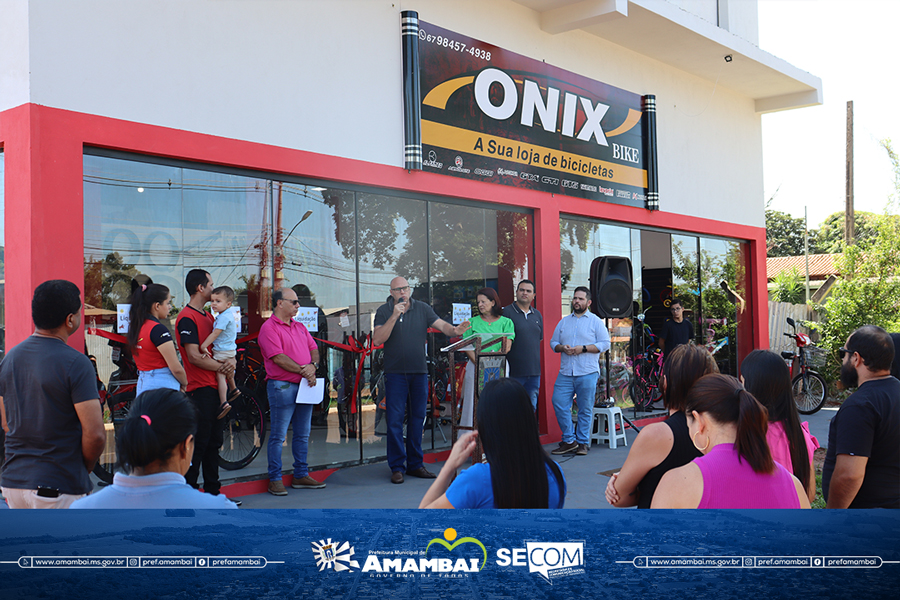 Amigos, familiares e autoridades do município participam de inauguração da Ônix Bike