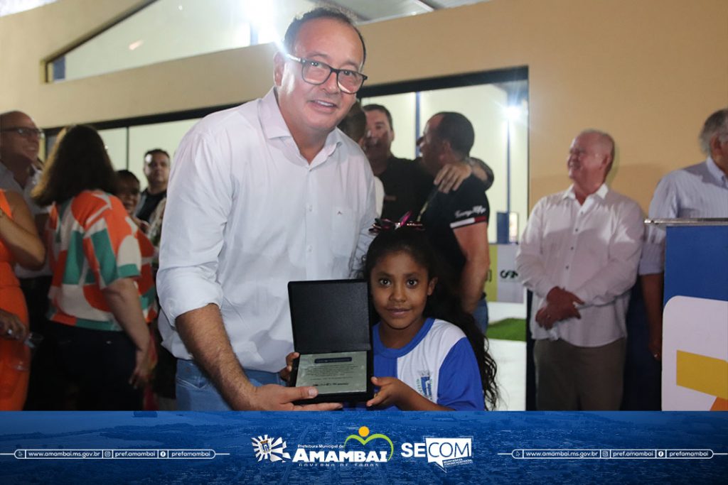 Prefeitura de Amambai, Governo do Estado, Grupo Solo Mio e Câmara Municipal inauguraram Escola Novo Horizonte