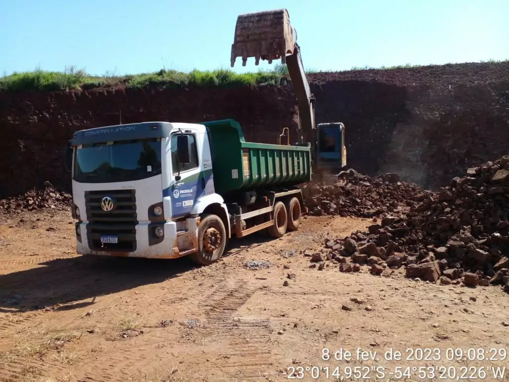 Prefeitura de Amambai prioriza manutenção de estradas para o escoamento da safra