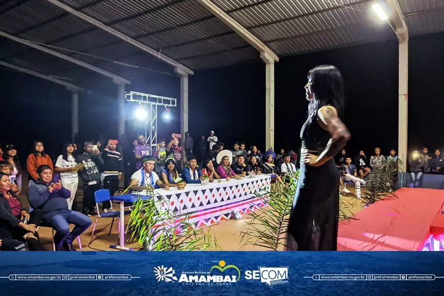 Jeile Fernandes Pavão e Weliton Teixeira Ricarte são escolhidos Miss e Mister indígena da Aldeia Limão Verde