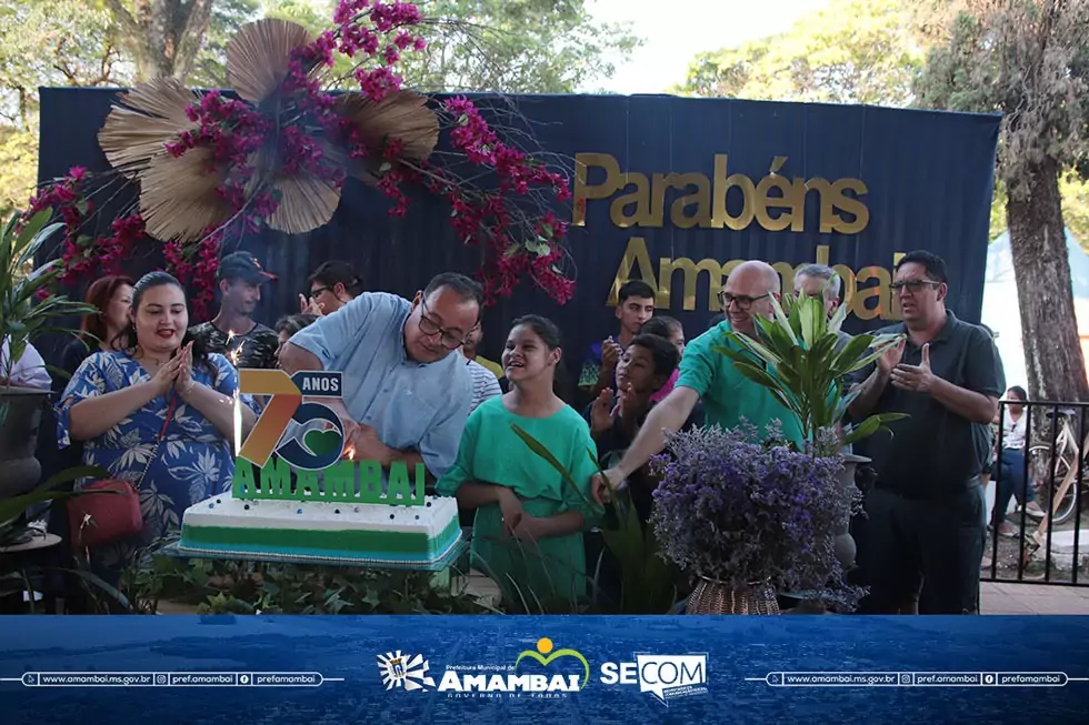 Prefeitura de Amambai comemora 75 anos com bolo gratuito e espetáculo cultural